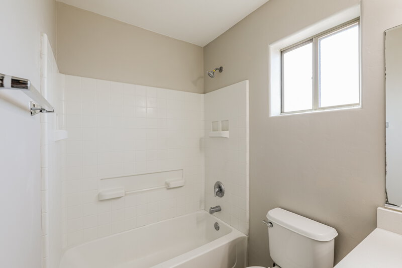2,155/Mo, 2247 E Calle Gran Desierto Tucson, AZ 85706 Bathroom View 2