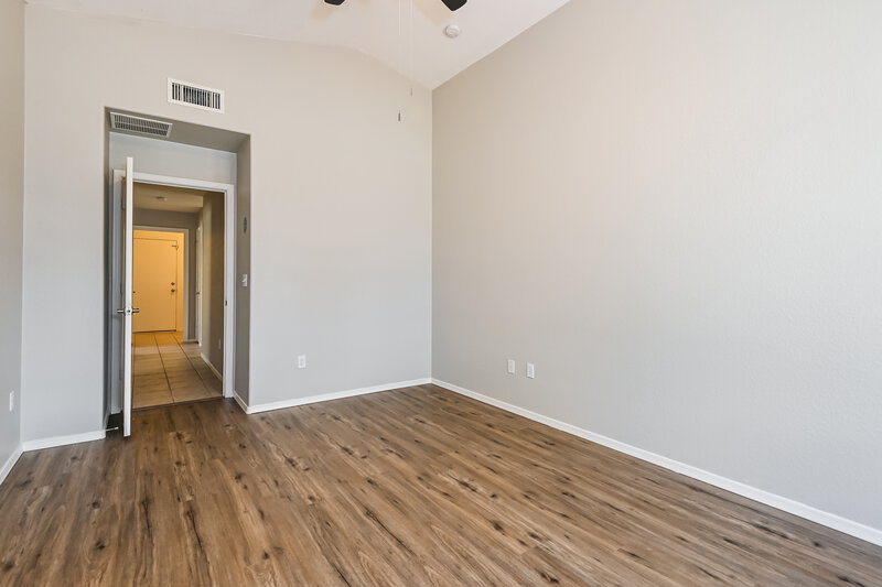 2,000/Mo, 10354 E Ravenswood St Tucson, AZ 85747 Main Bedroom View 2