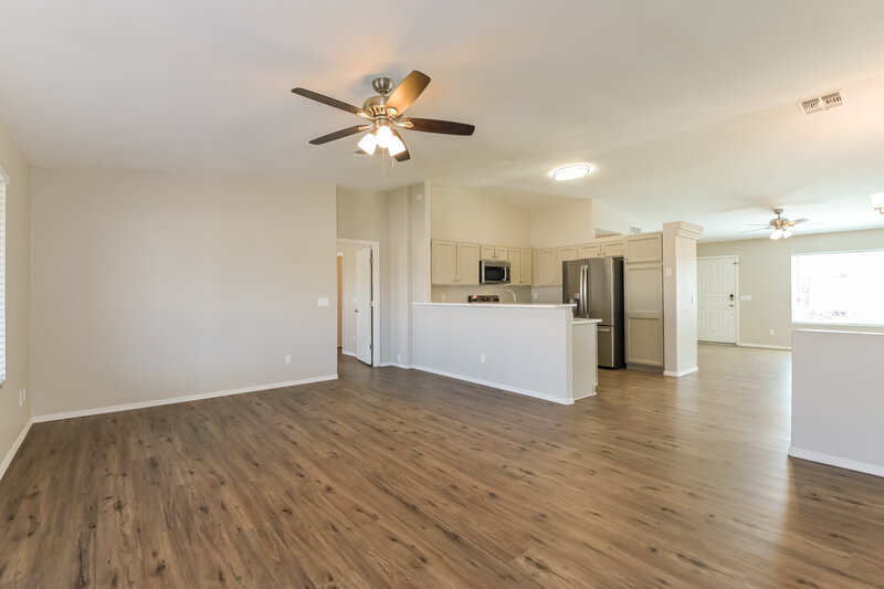 2,035/Mo, 10029 E Moonstruck Way Tucson, AZ 85747 Living Room View