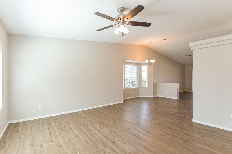 2,035/Mo, 10029 E Moonstruck Way Tucson, AZ 85747 Living Room View 2
