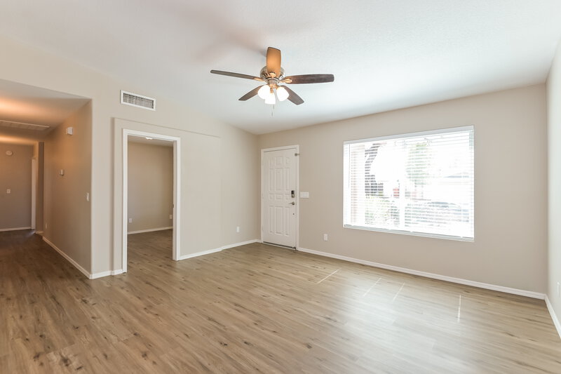 2,035/Mo, 10029 E Moonstruck Way Tucson, AZ 85747 Living Room View 3