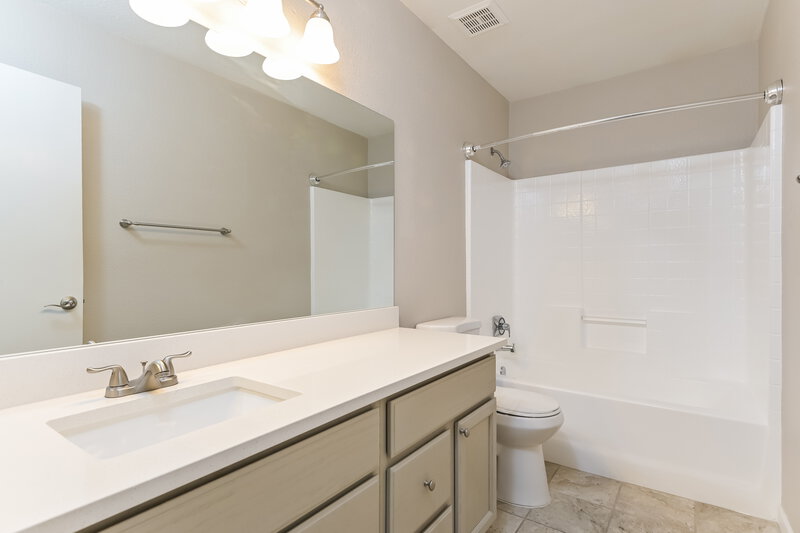 2,035/Mo, 10029 E Moonstruck Way Tucson, AZ 85747 Bathroom View