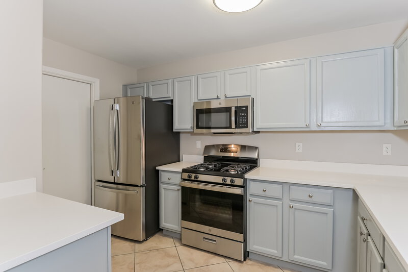 1,985/Mo, 664 W Amber Sun Dr Green Valley, AZ 85614 Kitchen View 2
