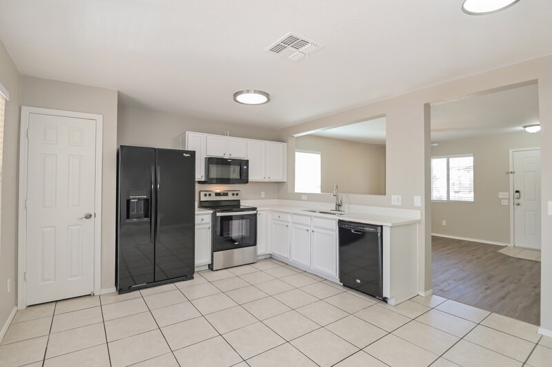 1,860/Mo, 4298 E Wading Pond Dr Tucson, AZ 85712 Kitchen View