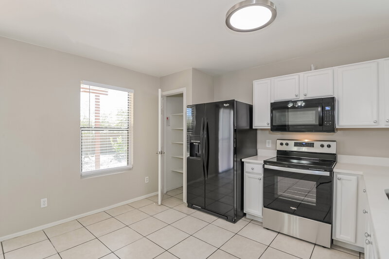 1,860/Mo, 4298 E Wading Pond Dr Tucson, AZ 85712 Kitchen View 2