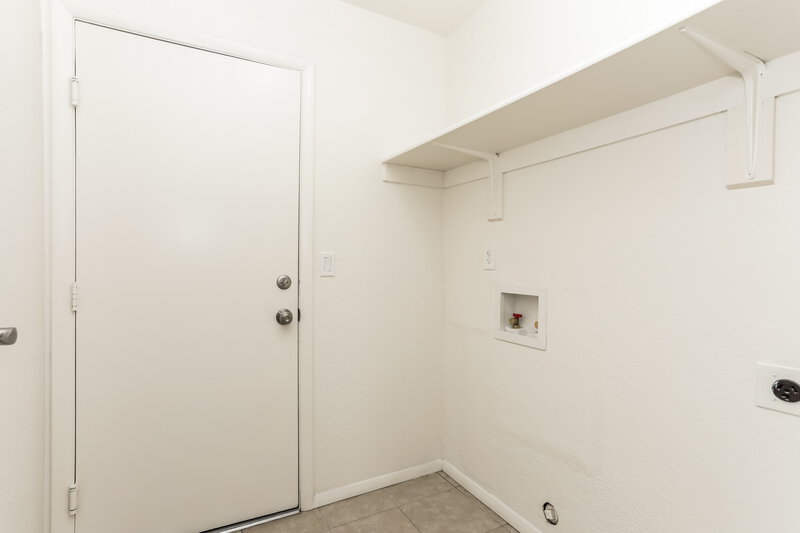 2,070/Mo, 3101 W Calle de la Bajada Tucson, AZ 85746 Laundry Room View