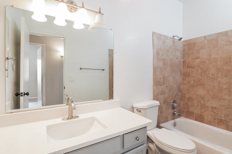 1,740/Mo, 7818 S Castle Bay St Tucson, AZ 85747 Bathroom View