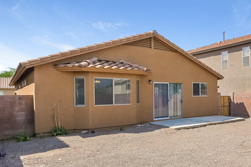 1,750/Mo, 18461 S Copper Point Dr Green Valley, AZ 85614 Rear View