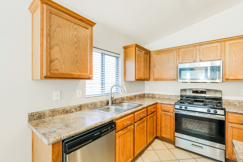 1,765/Mo, 6737 W Greenland Ct Tucson, AZ 85757 Kitchen View 2