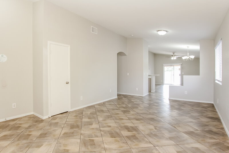 2,055/Mo, 2386 S Saint Thomas Aquinas Dr Tucson, AZ 85713 Living Room View