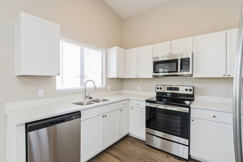 1,830/Mo, 9009 E Kinross Dr Tucson, AZ 85730 Kitchen View 2