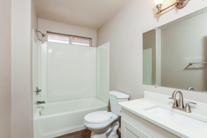 1,715/Mo, 9009 E Kinross Dr Tucson, AZ 85730 Bathroom View