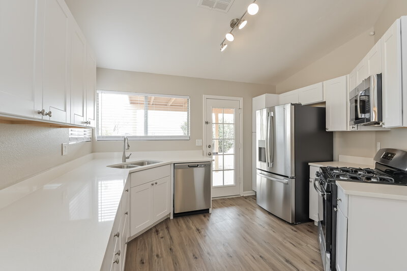 1,790/Mo, 8829 E Eagle Creek Dr Tucson, AZ 85730 Kitchen View