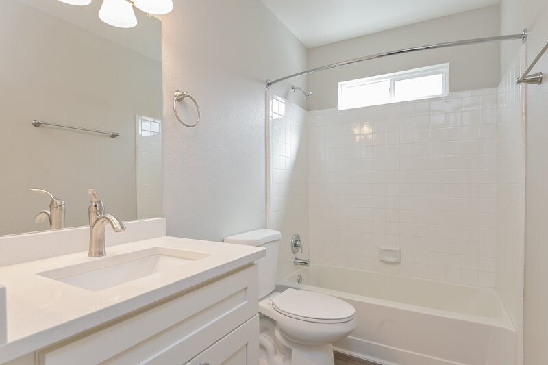 1,790/Mo, 8829 E Eagle Creek Dr Tucson, AZ 85730 Main Bathroom View