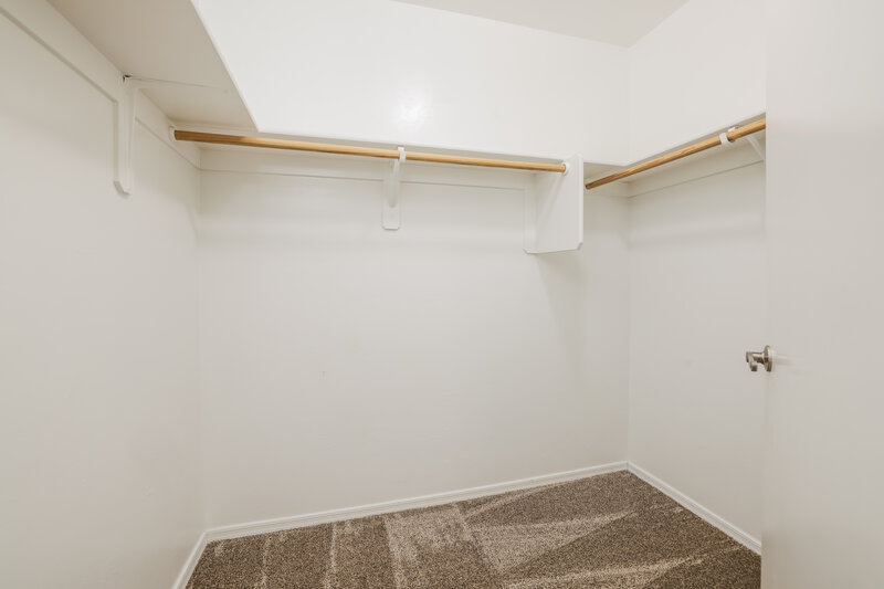 1,850/Mo, 853 W Calle Barranca Seca Green Valley, AZ 85614 Walk In Closet View