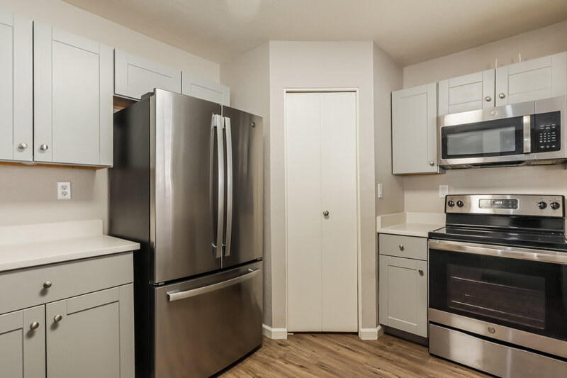 1,885/Mo, 2690 W Saddle Ranch Place Tucson, AZ 85745 Kitchen View 2