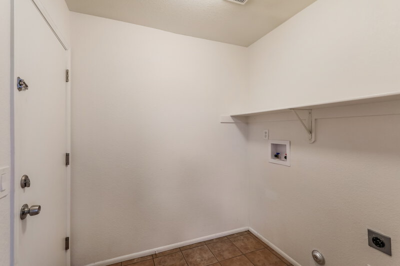 1,805/Mo, 9069 E Lippia St Tucson, AZ 85747 Laundry Room View