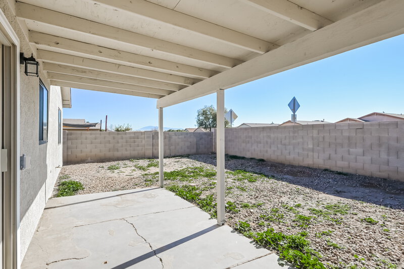 1,750/Mo, 1809 W Rue De La Montagne Tucson, AZ 85746 Covered Patio View