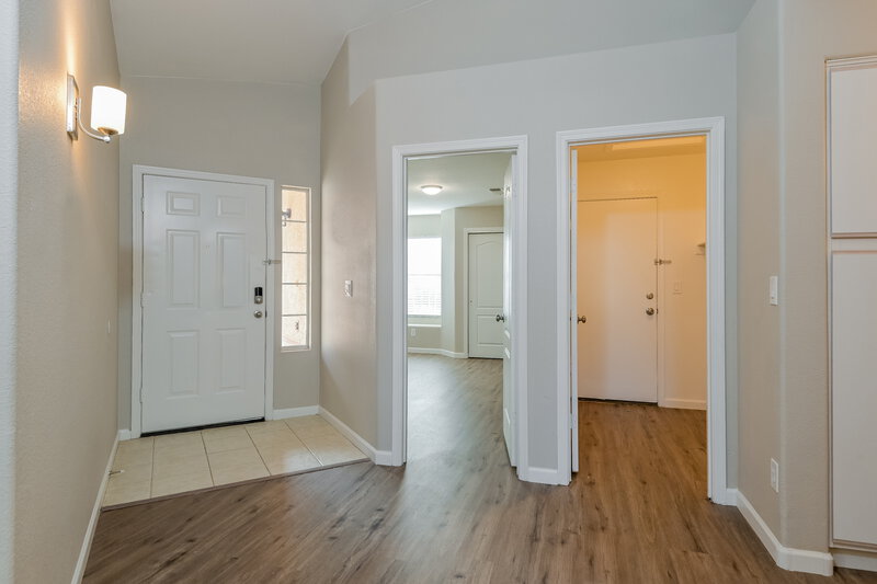 2,580/Mo, 9511 E Placita Elemental Tucson, AZ 85747 Foyer View