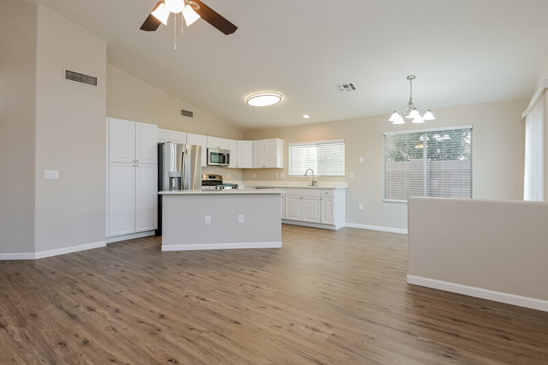 2,580/Mo, 9511 E Placita Elemental Tucson, AZ 85747 Living Room View 2