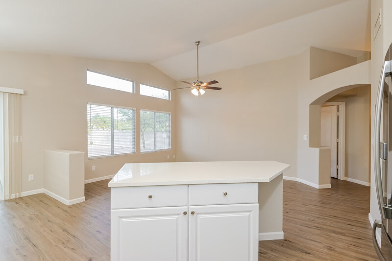 2,580/Mo, 9511 E Placita Elemental Tucson, AZ 85747 Kitchen View 2