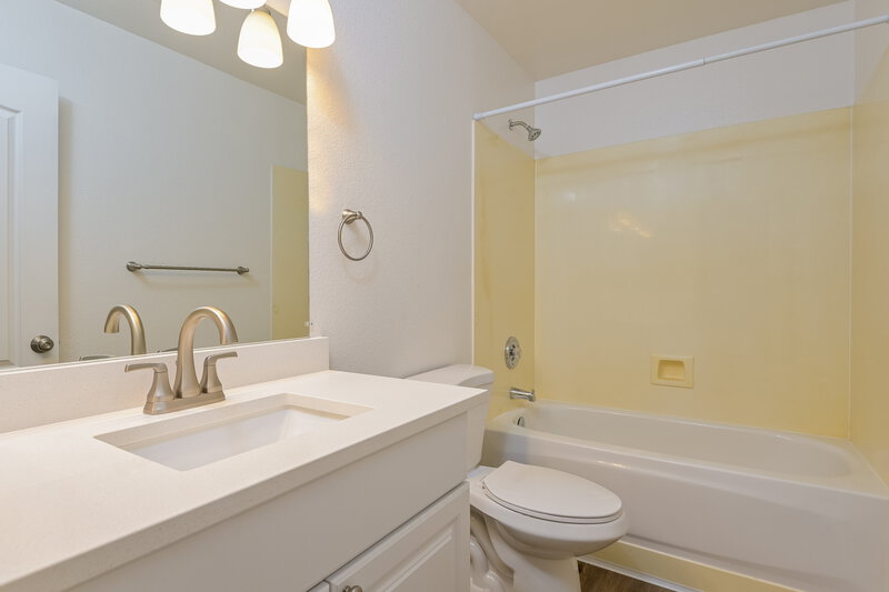 2,580/Mo, 9511 E Placita Elemental Tucson, AZ 85747 Bathroom View