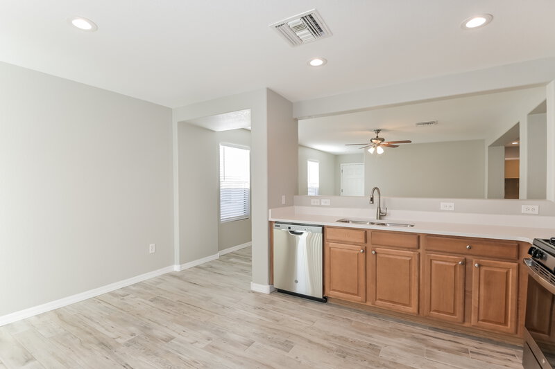 1,810/Mo, 1123 W Calle del Libro Dorado Sahuarita, AZ 85629 Kitchen View
