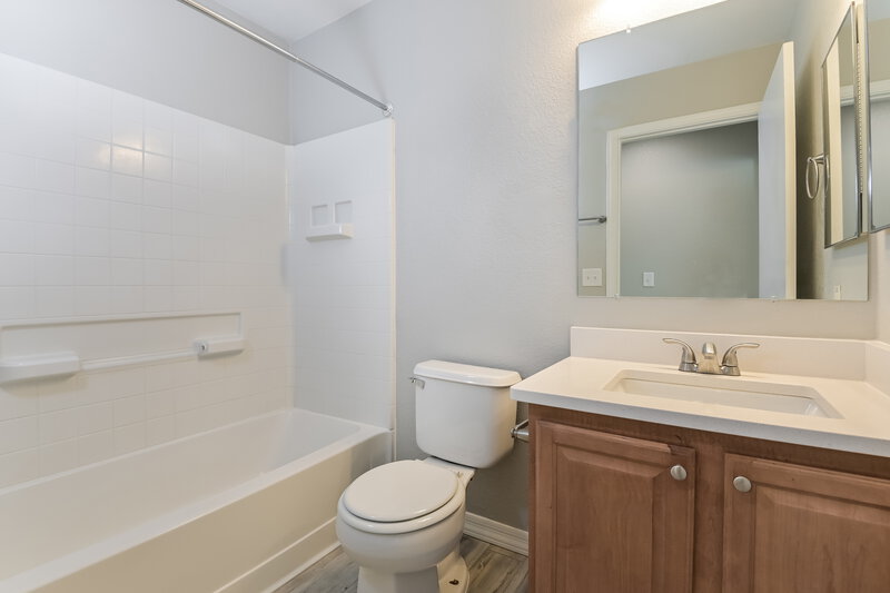 1,810/Mo, 1123 W Calle del Libro Dorado Sahuarita, AZ 85629 Bathroom View
