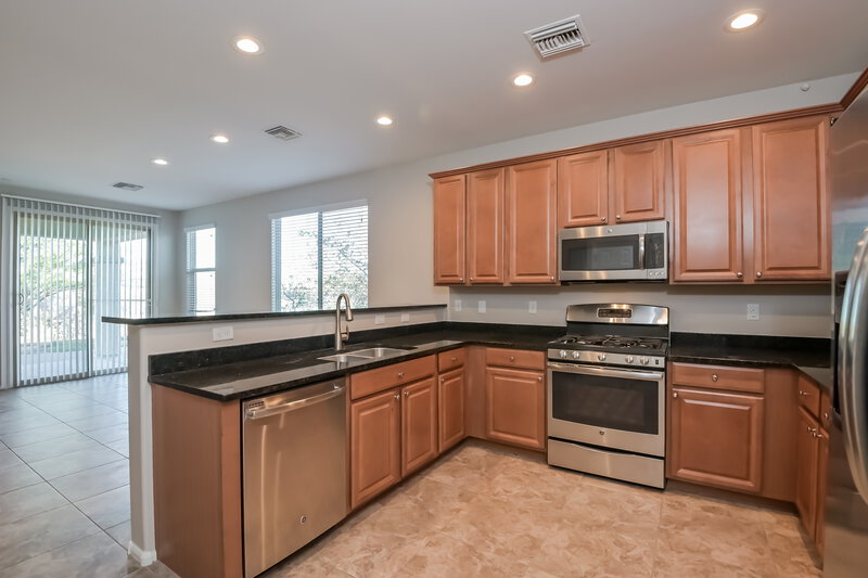2,020/Mo, 7422 S Salt Water Dr Tucson, AZ 85757 Kitchen View
