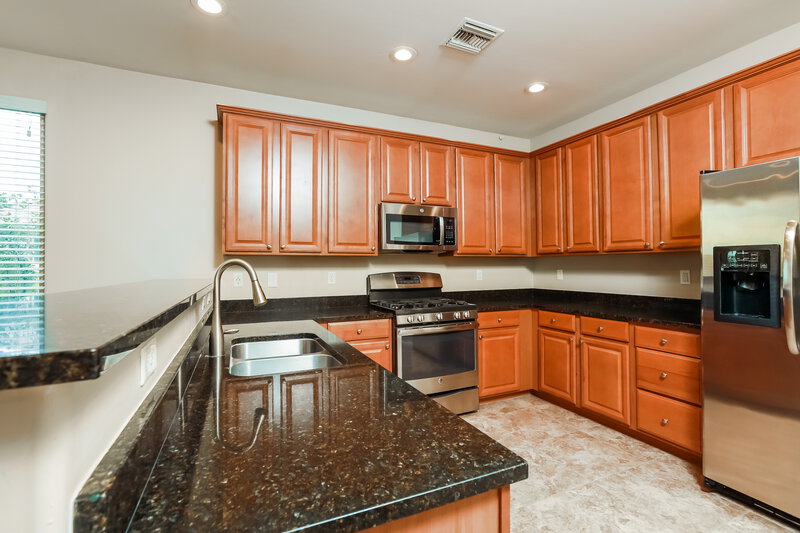 1,630/Mo, 7422 S Salt Water Dr Tucson, AZ 85757 Kitchen View