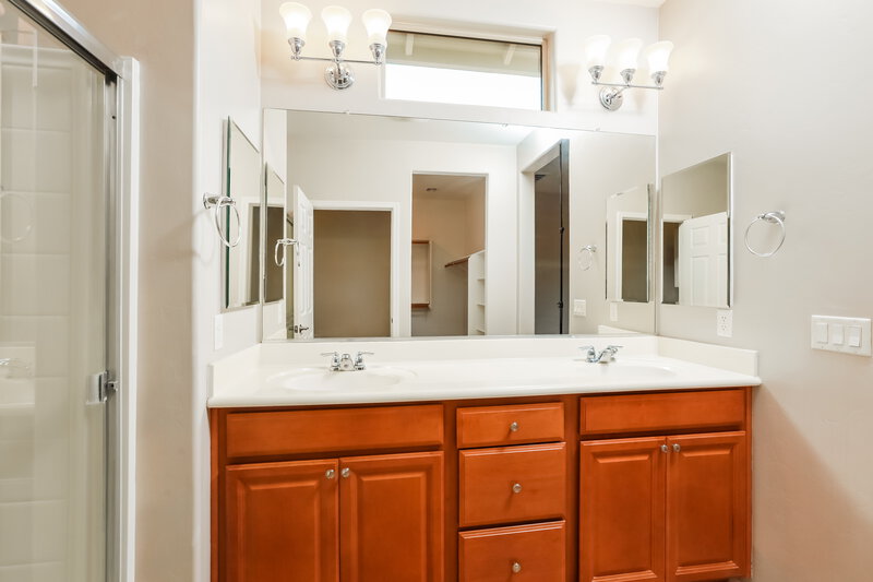 1,630/Mo, 7422 S Salt Water Dr Tucson, AZ 85757 Main Bathroom View 2