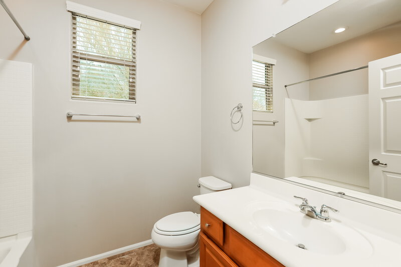 1,630/Mo, 7422 S Salt Water Dr Tucson, AZ 85757 Bathroom View