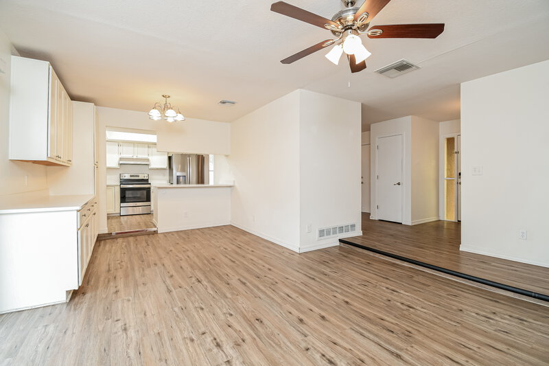 1,835/Mo, 1417 S Lynx Drive Tucson, AZ 85713 Living Room View 2