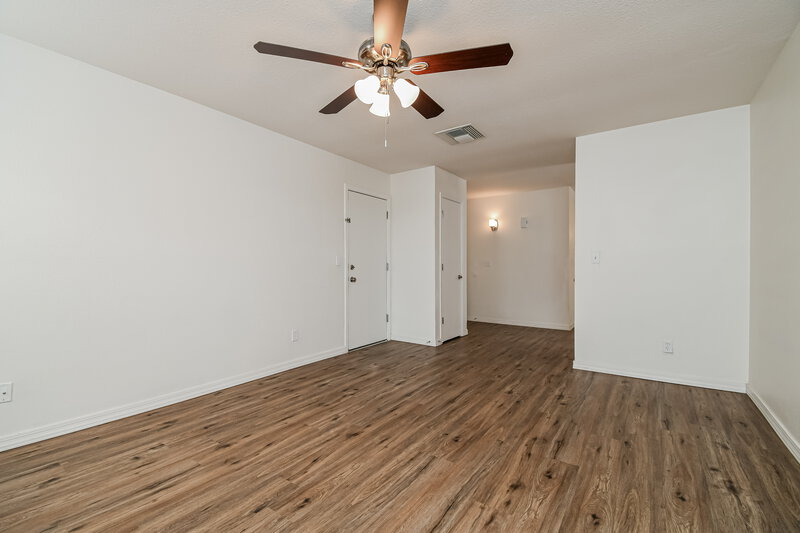 1,835/Mo, 1417 S Lynx Drive Tucson, AZ 85713 Living Room View 5