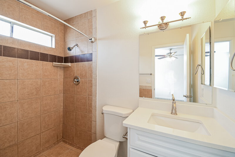 1,835/Mo, 1417 S Lynx Drive Tucson, AZ 85713 Main Bathroom View