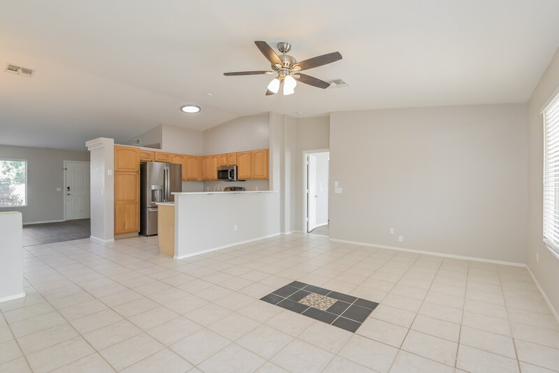 2,290/Mo, 7852 S Danforth Ave Tucson, AZ 85747 Family Room View 2