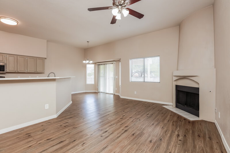 2,015/Mo, 1534 W Churchill Place Tucson, AZ 85746 Family Room View