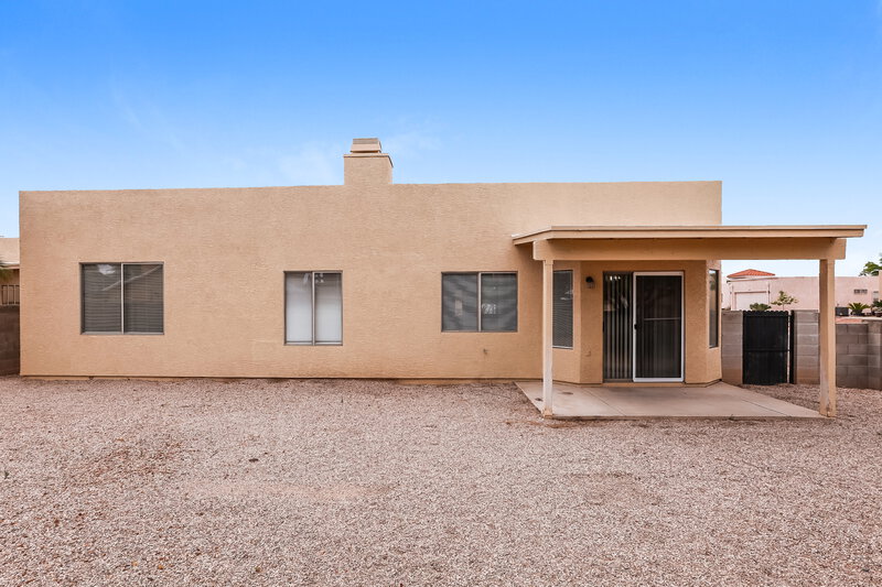 2,015/Mo, 1534 W Churchill Place Tucson, AZ 85746 Rear View
