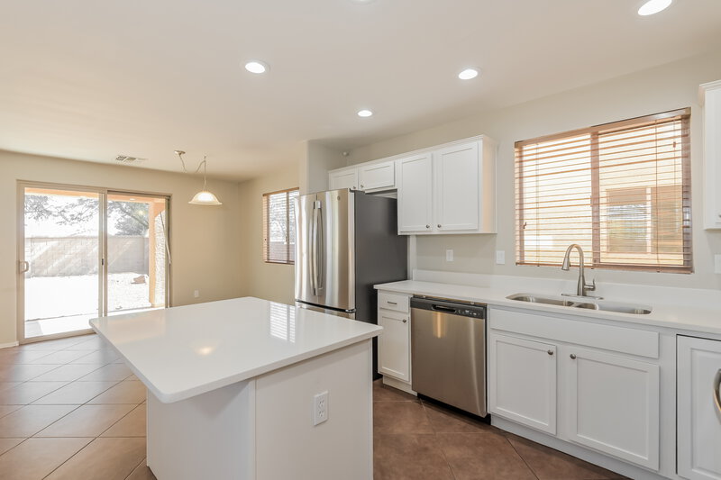 2,480/Mo, 14289 S Camino El Galan Sahuarita, AZ 85629 Kitchen View 2
