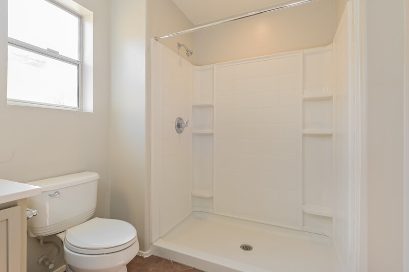 2,480/Mo, 14289 S Camino El Galan Sahuarita, AZ 85629 Main Bathroom View