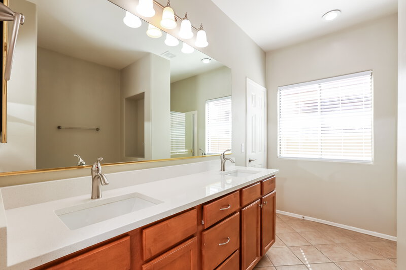 1,775/Mo, 14430 S Camino Tierra Monte Sahuarita, AZ 85629 Main Bathroom View
