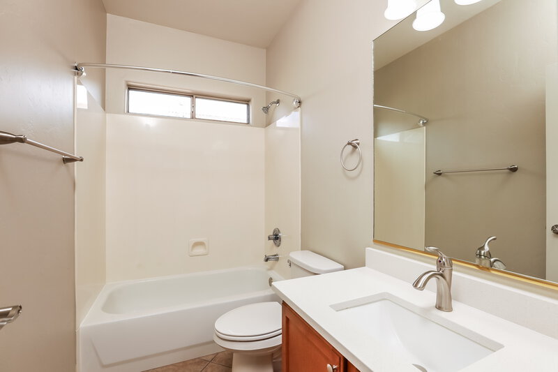 1,775/Mo, 14430 S Camino Tierra Monte Sahuarita, AZ 85629 Bathroom View