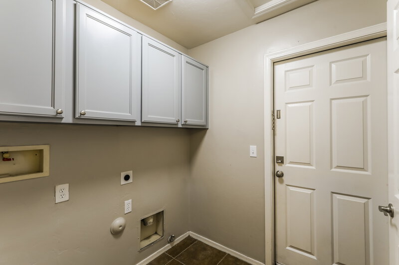 1,755/Mo, 7103 S Providence Dr Tucson, AZ 85757 Laundry Room View