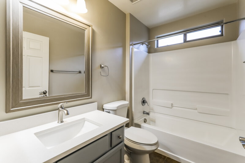 1,755/Mo, 7103 S Providence Dr Tucson, AZ 85757 Bathroom View