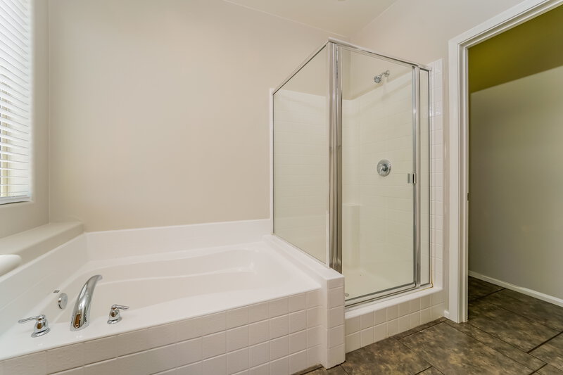 1,800/Mo, 7551 S Dark Sands Dr Tucson, AZ 85757 Main Bathroom View 2