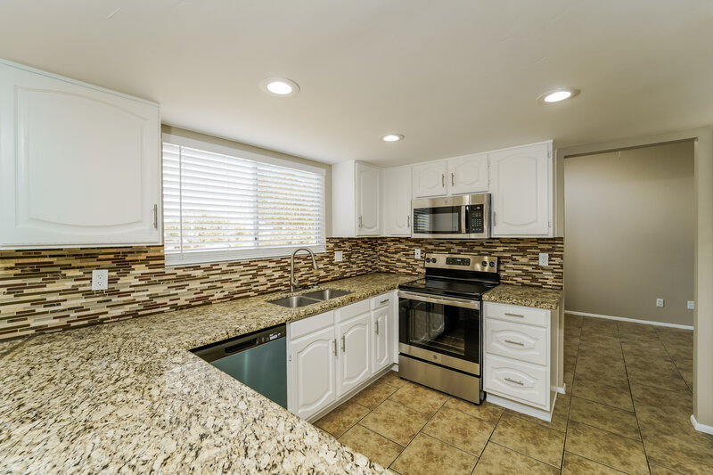1,985/Mo, 4361 W Bunk House Rd Tucson, AZ 85741 Kitchen View