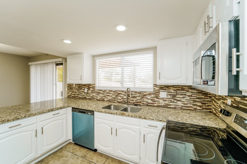 1,985/Mo, 4361 W Bunk House Rd Tucson, AZ 85741 Kitchen View 3