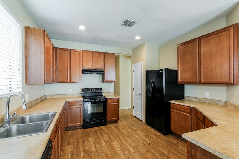 1,735/Mo, 1316 S Flaxseed Dr Tucson, AZ 85713 Kitchen View