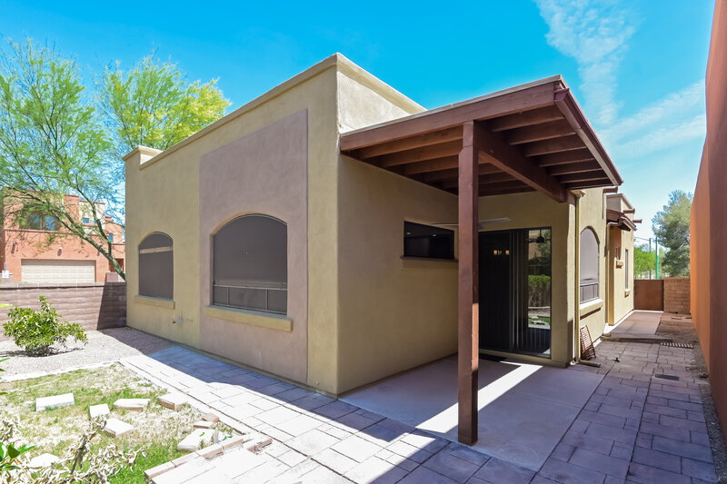 2,065/Mo, 8733 E Perry Park Cir Tucson, AZ 85730 Rear View