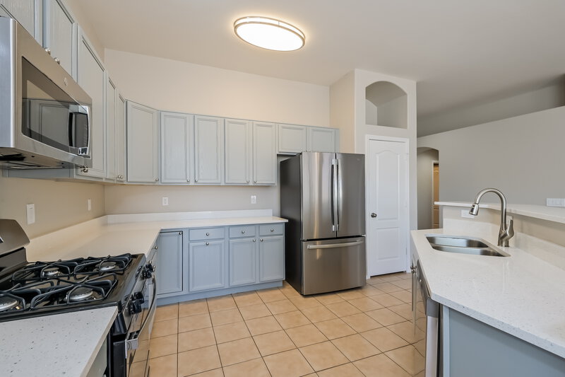 2,075/Mo, 7938 W Hawk Eagle Ct Tucson, AZ 85757 Kitchen View 2